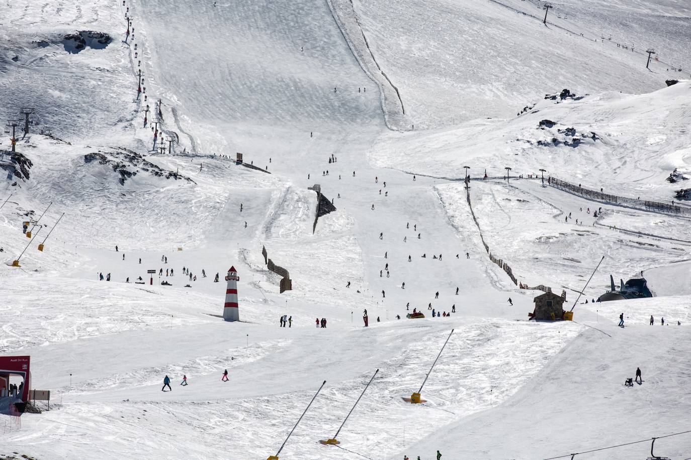 La ocupación hotelera en la estación de esquí se queda bajo mínimos entre semana en un 15% y el sábado y el domingo llega hasta un 30%