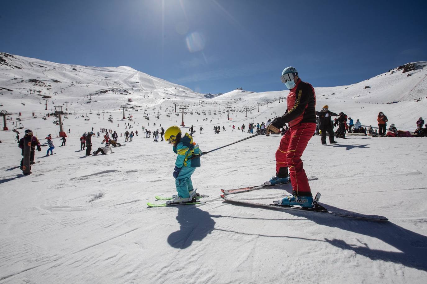 La ocupación hotelera en la estación de esquí se queda bajo mínimos entre semana en un 15% y el sábado y el domingo llega hasta un 30%