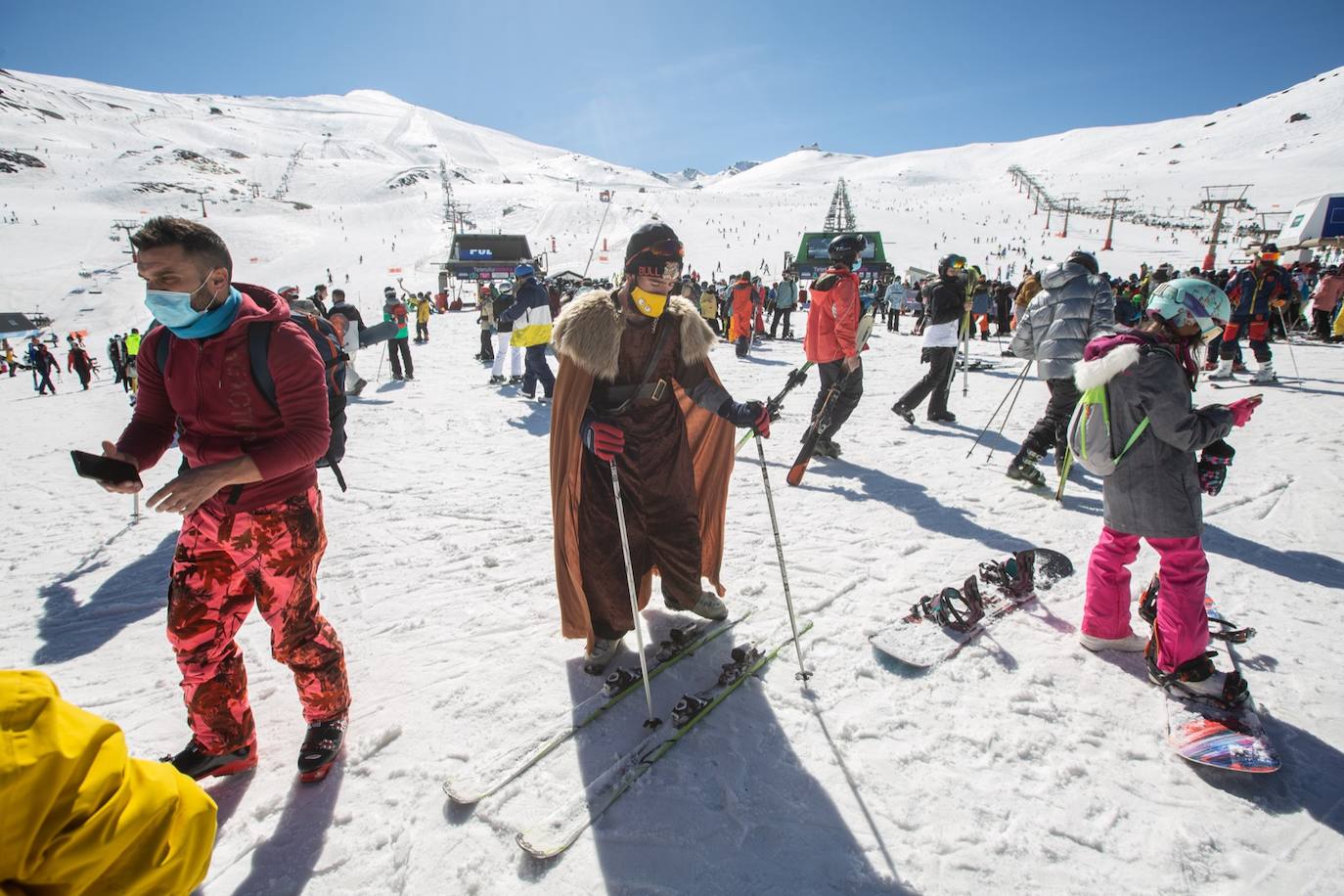 La ocupación hotelera en la estación de esquí se queda bajo mínimos entre semana en un 15% y el sábado y el domingo llega hasta un 30%