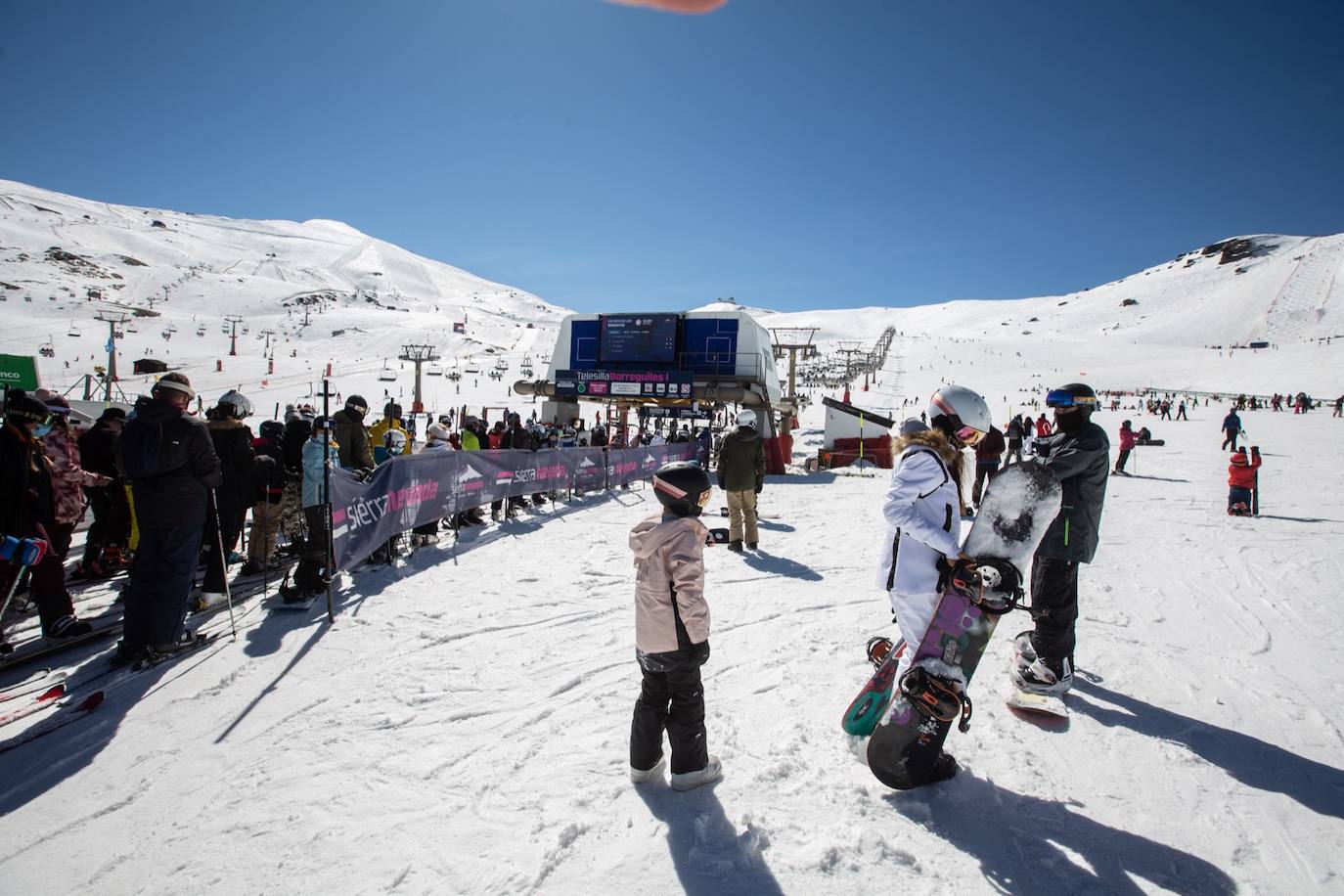La ocupación hotelera en la estación de esquí se queda bajo mínimos entre semana en un 15% y el sábado y el domingo llega hasta un 30%