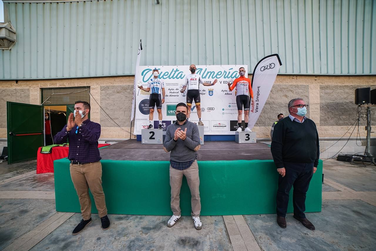 Fotos: Las imágenes de la V Vuelta a Almería Máster