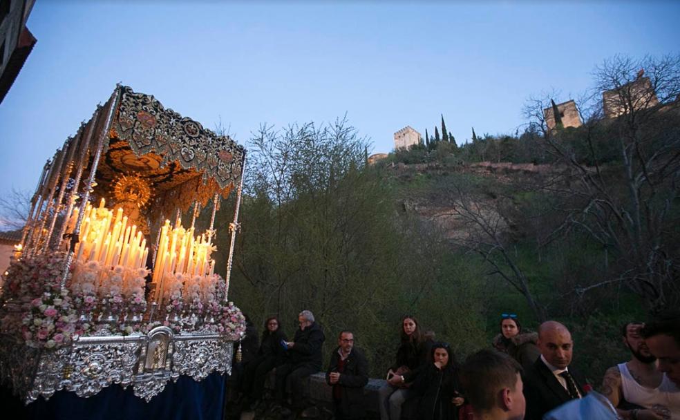 La Estrella por la Carrera del Darro. 