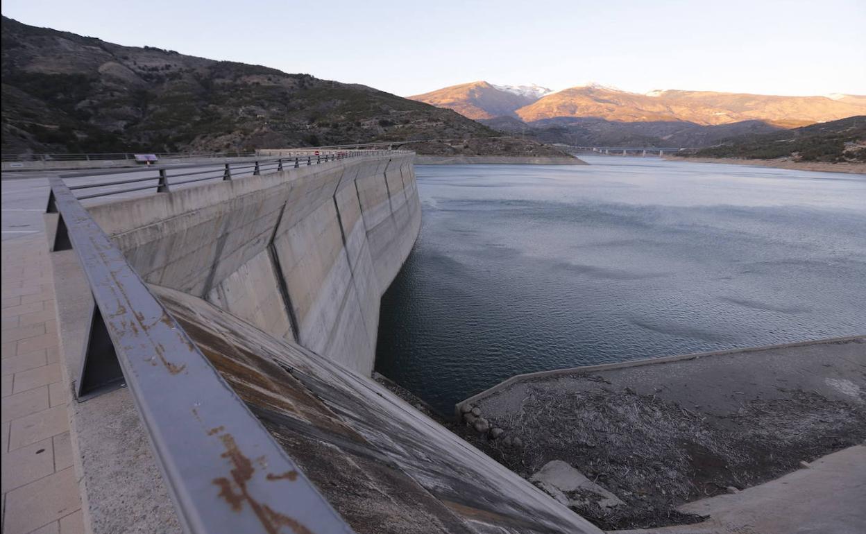 Diez empresas optan a redactar el proyecto del primer tramo de las conducciones de Rules