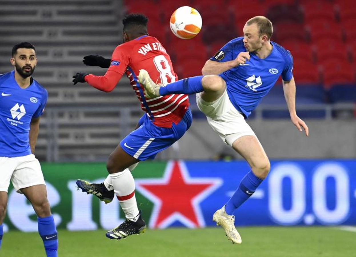 Fotos: Las mejores del Molde-Granada en el estadio Puskas de Budapest