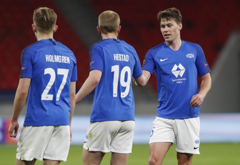 Fotos: Las mejores del Molde-Granada en el estadio Puskas de Budapest