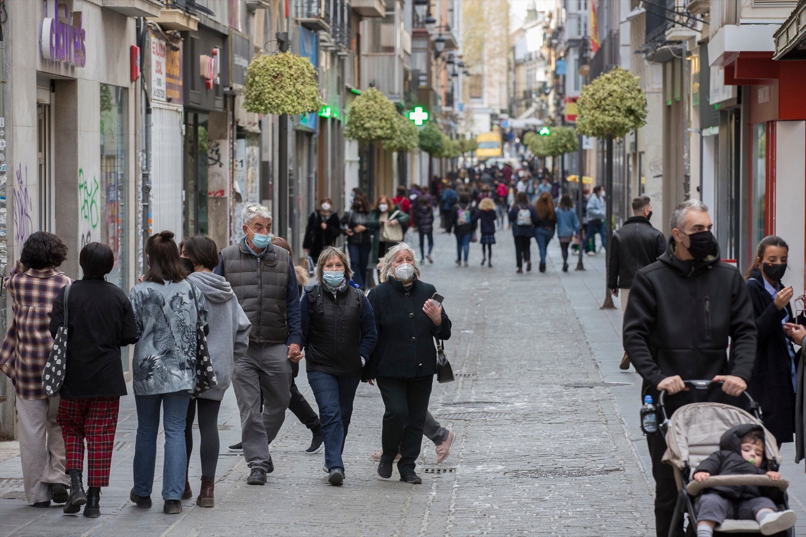 Las calles del centro, muy concurridas con los nuevos horarios comerciales y de hostelería.