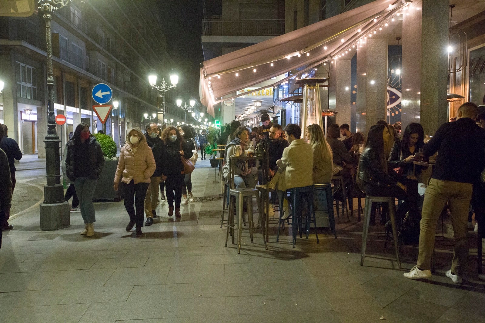 Las calles del centro, muy concurridas con los nuevos horarios comerciales y de hostelería.