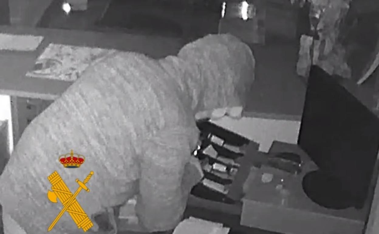 El autor de los robos en uno de los establecimientos de hostelería atracados.