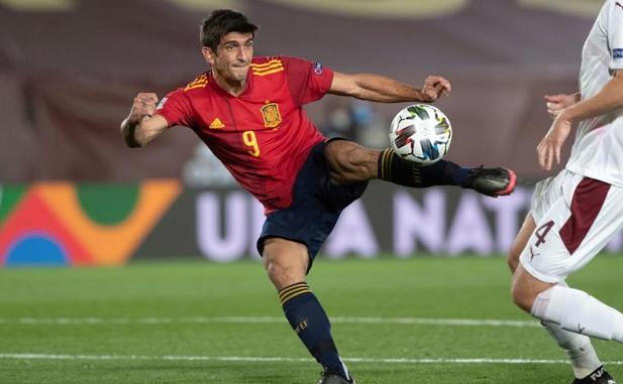 Gerard Moreno, en un partido con la selección española. 