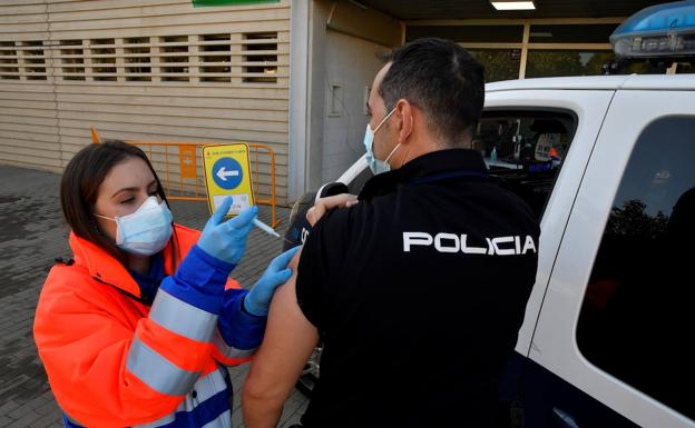 Andalucía logra reducir su tasa de contagios pero suma 41 muertos en 24 horas