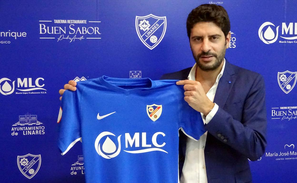 Jesús Medina se ha sacado definitivamente la espina de su primer año de mandato en el Linares. 