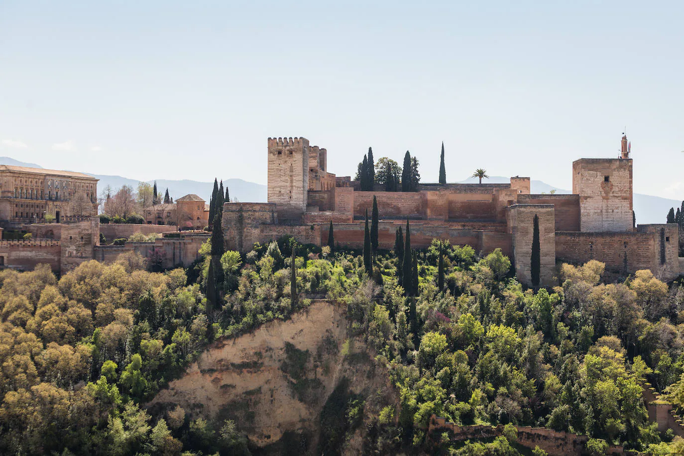 El tajo de San Pedro a los pies de la Alhambra. 