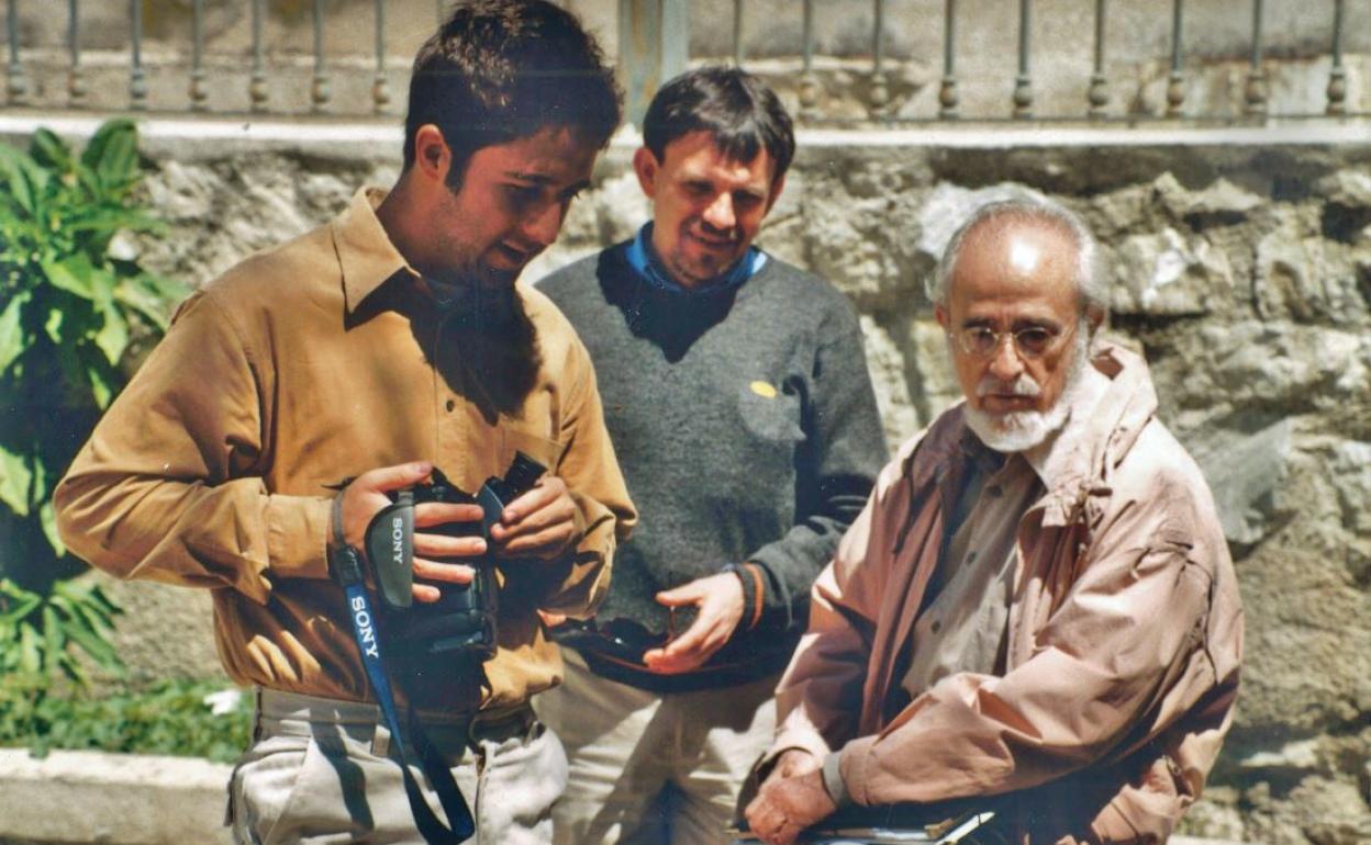 Mateo Liébana, hijo del pintor, Manuel Hermoso y el pintor Ginés Liébana.