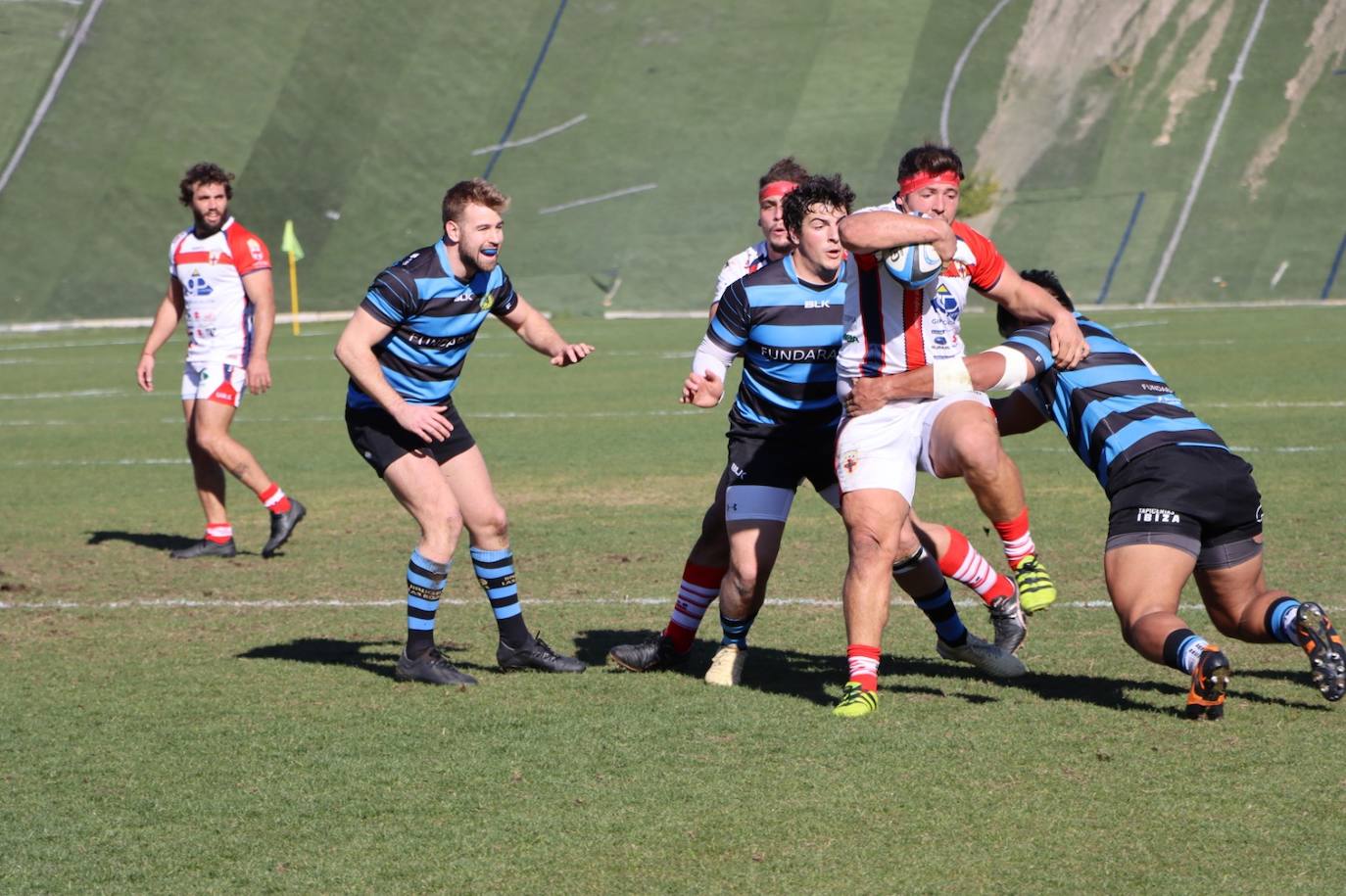 Un ensayo de Nemo puso a Unión Rugby Almería Playcar en el camino de una victoria épica. 