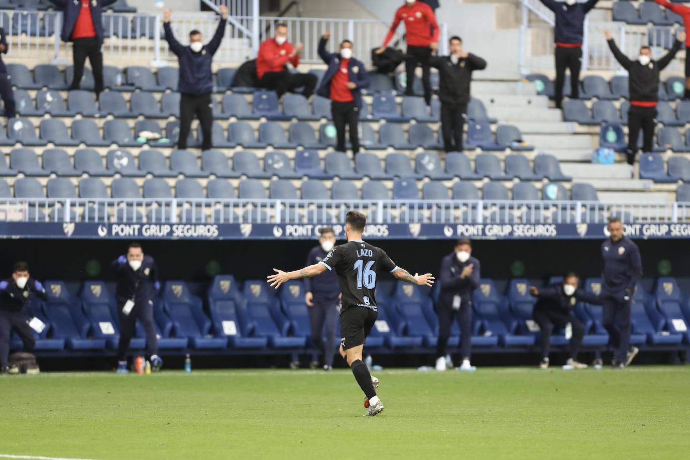 Fotos: Las mejores imágenes del triunfo del Almería en Málaga