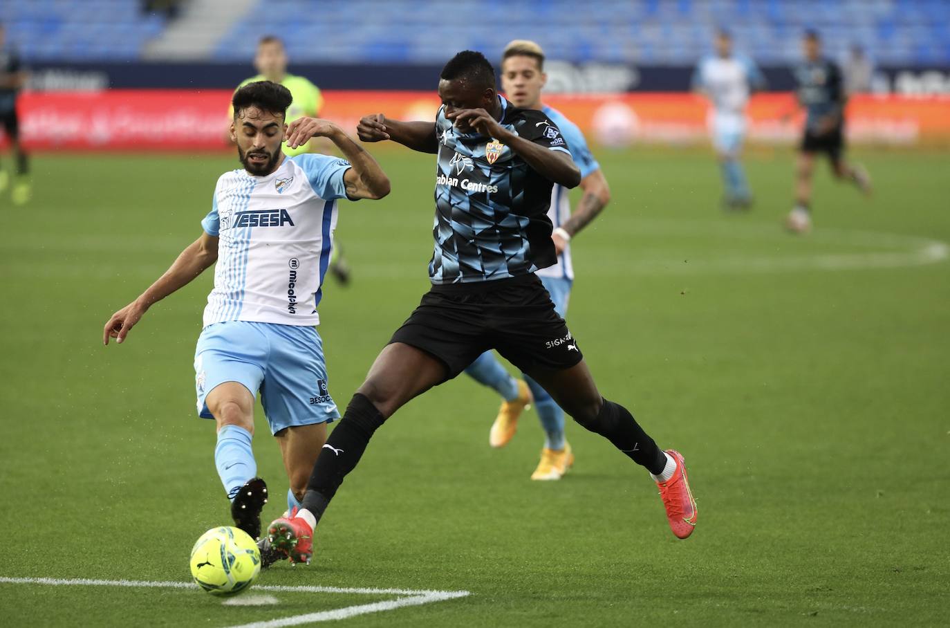 Fotos: Las mejores imágenes del triunfo del Almería en Málaga