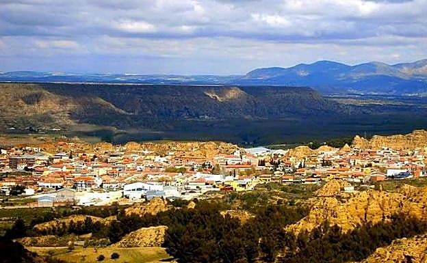 12 pueblos de Granada quedarían aislados y dos sin bares si no mejoran sus tasas en 24 horas