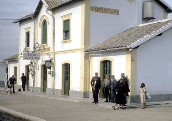 Imagen antigua de la estación de tren de Tocón de Íllora. 