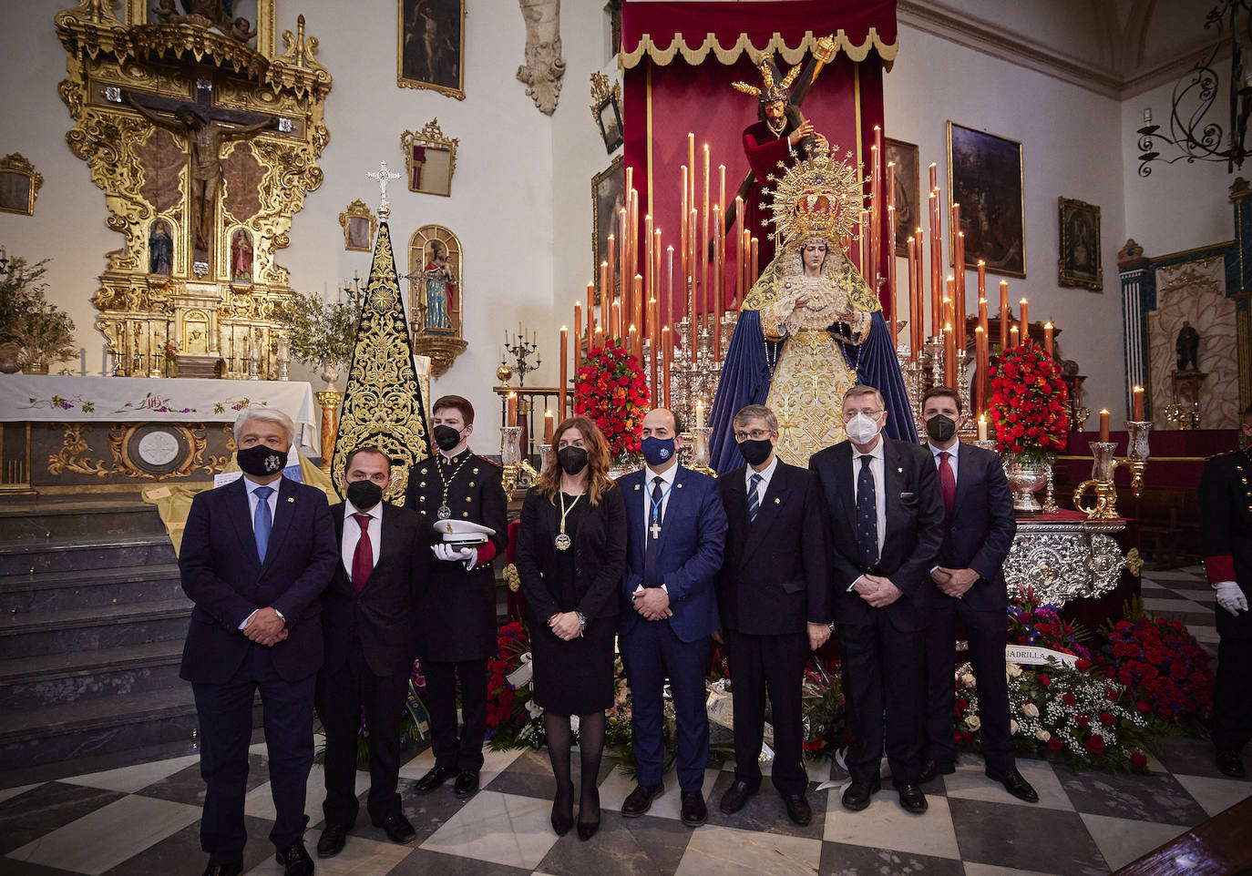 Este Jueves Santo se ha vuelto a repetir el acto solemne de encendido, a las doce de la mañana; en esta ocasión, a cargo del hermano mayor de la cofradía del Silencio