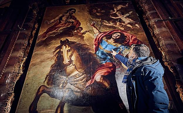 El historiador Miguel Córdoba, ante 'La conversión de San Pablo', de Bocanegra.
