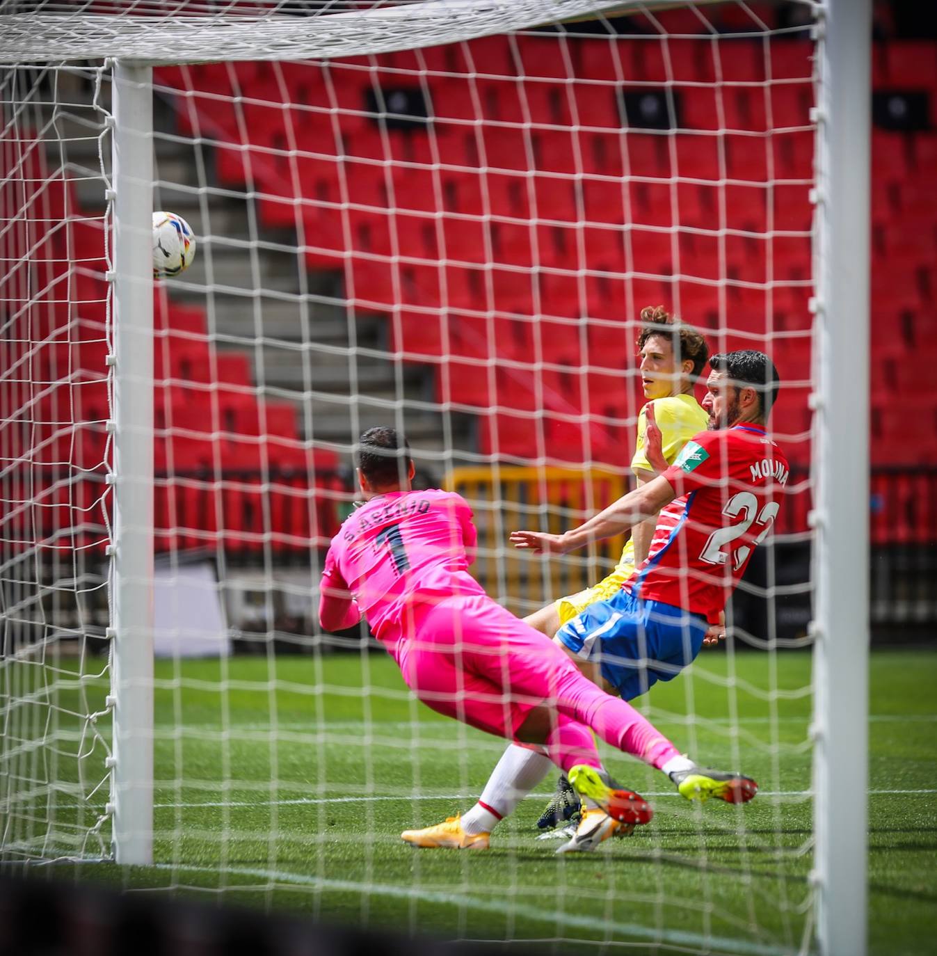 Fotos: Las mejores imágenes del Granada - Villarreal