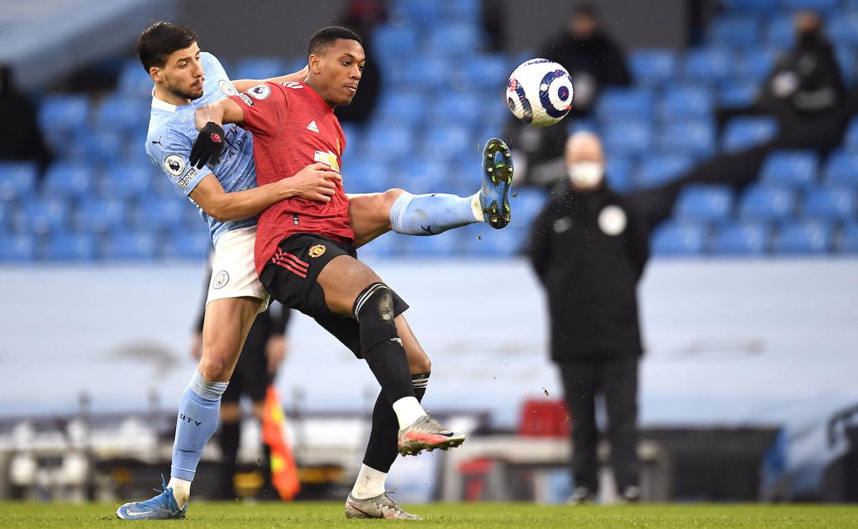 Martial, en un partido del United con el City. 