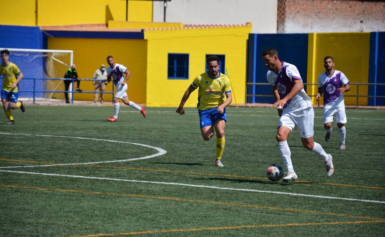Partido entre el Huétor Tájar y el Real Jaén. 