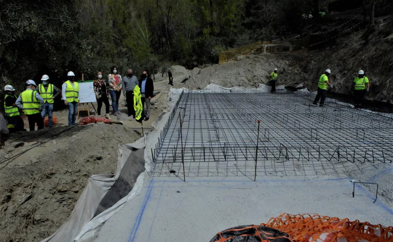 La Junta invierte 244.000 euros en la construcción de un depósito de agua para evitar ausencia de caudal en Caratáunas