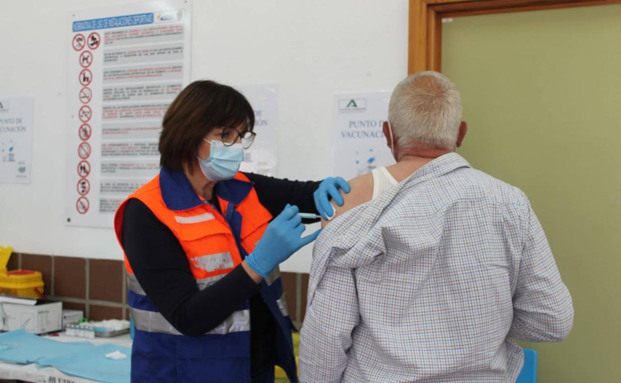 Buscan a 500 ancianos de la Costa sin vacunar