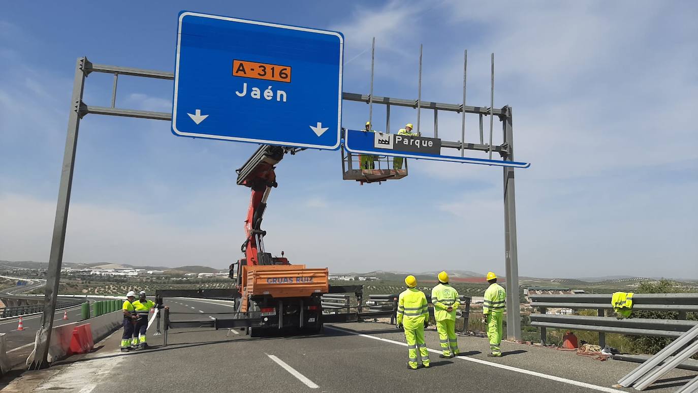 Labores en el pórtico de la A-316. 