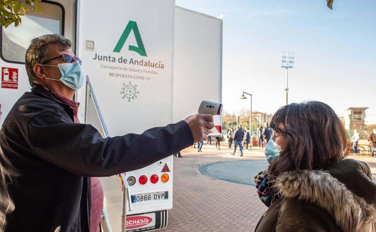 Granada afronta la revisión de restricciones sumida de lleno en la cuarta ola de la covid