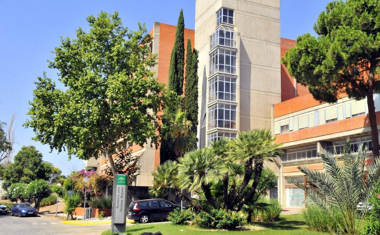 Edificio del geriátrico que se encuentra cerrado desde hace años. 