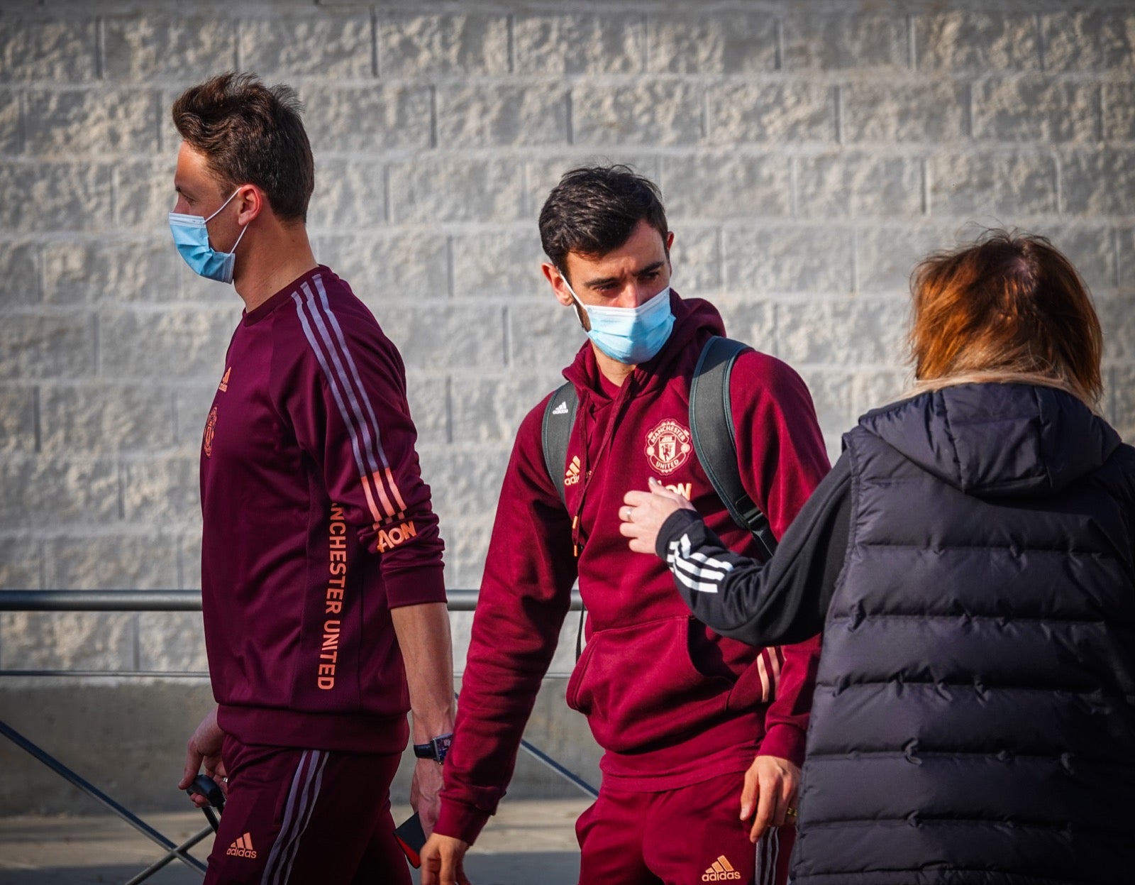 Los 'diablos rojos' aterrizan en la capital para el duelo de cuartos de final de la Europa League contra el Granada CF