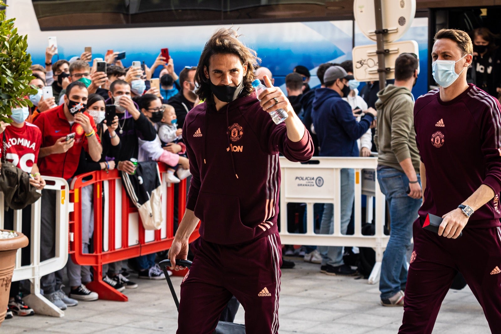 Los 'diablos rojos' aterrizan en la capital para el duelo de cuartos de final de la Europa League contra el Granada CF