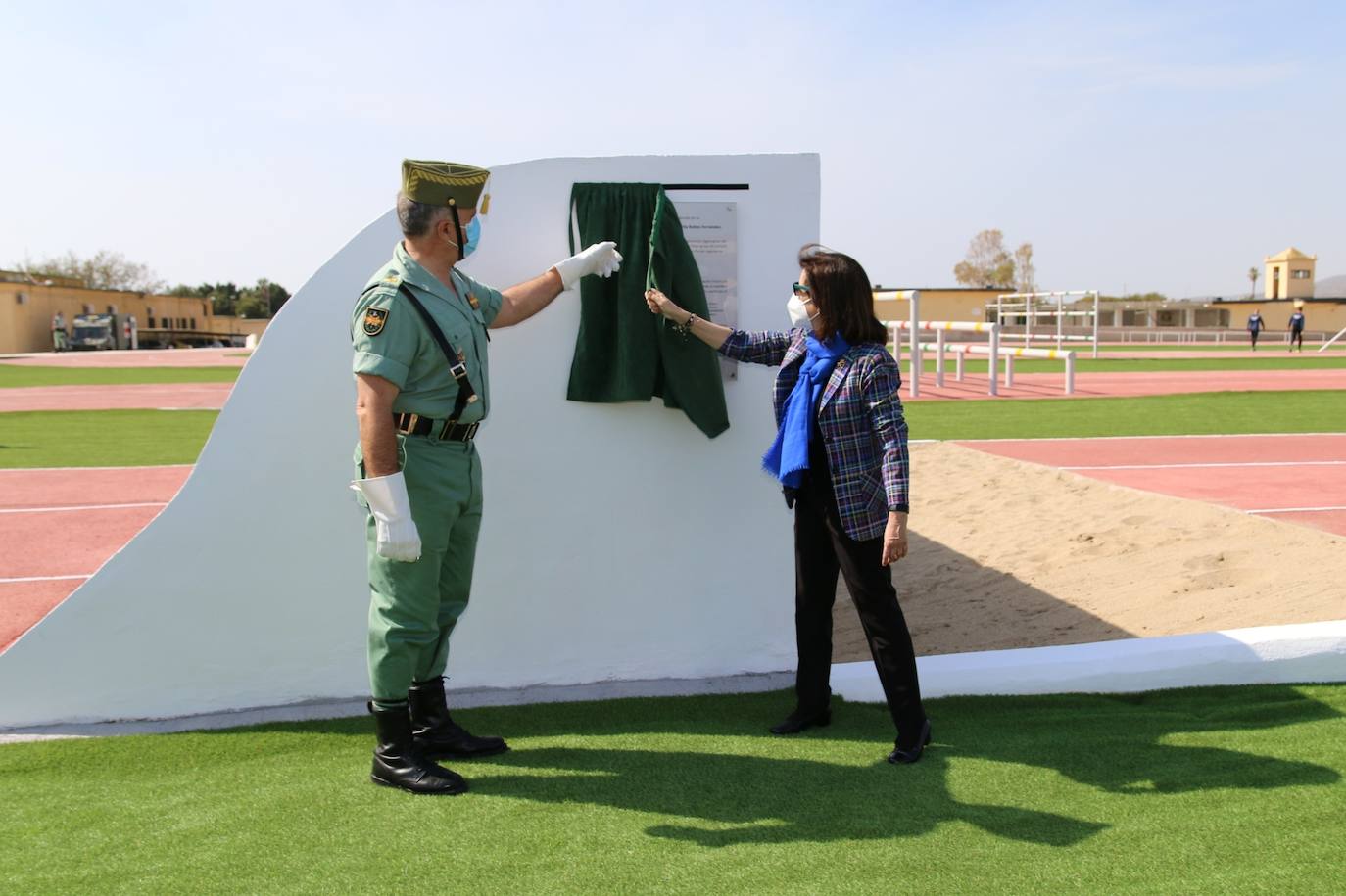 Margarita Robles, ministra de Defensa, visita la base militar de Viator, sede de la Brigada de la Legión, cuando este cuerpo cumple su primer centenario. 