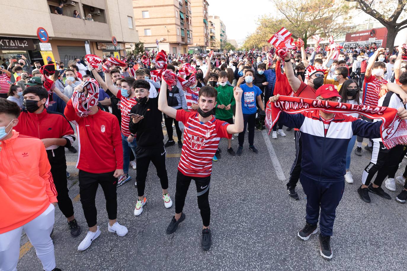 Fotos: El ambiente previo al Granada-Manchester United en el Nuevo Los Cármenes