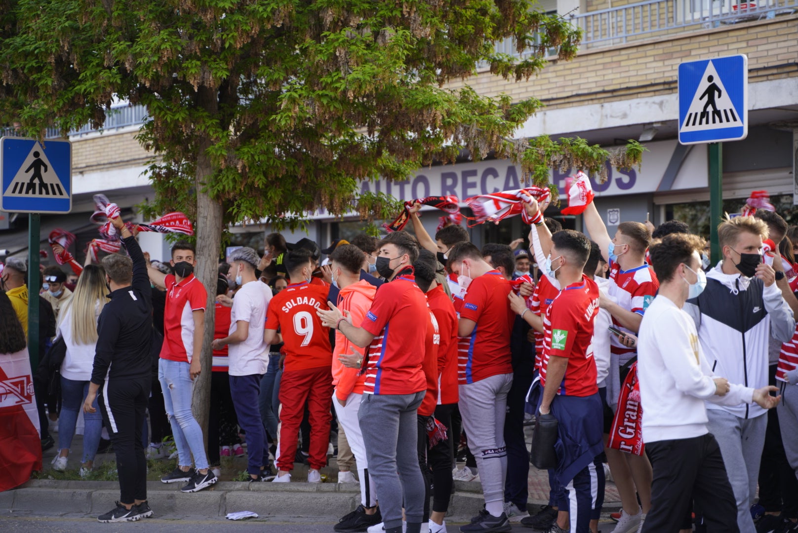 Fotos: El ambiente previo al Granada-Manchester United en el Nuevo Los Cármenes