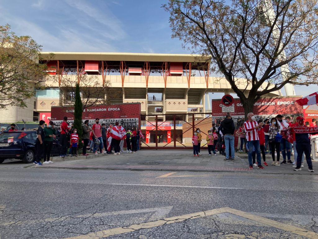 Fotos: El ambiente previo al Granada-Manchester United en el Nuevo Los Cármenes