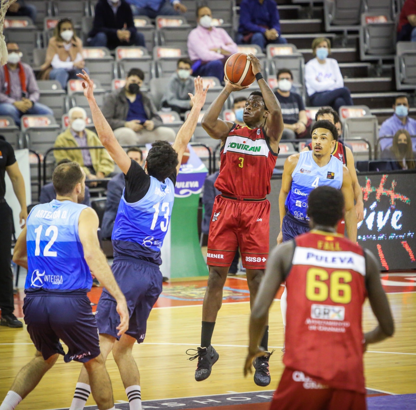 Fotos: Las mejores imágenes del Covirán-Oviedo