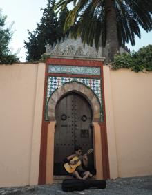 Imagen secundaria 2 - La alemana que visitó Granada por un juego de mesa sobre la Alhambra famoso en su país