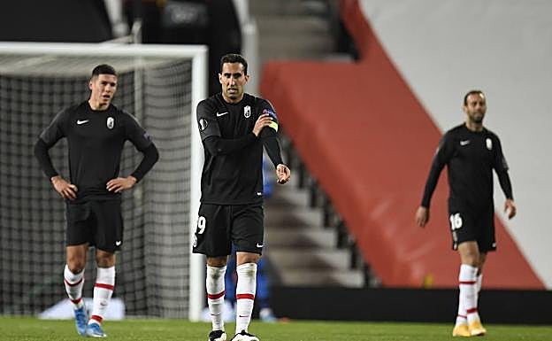 Nehuén, Montoro y Víctor Díaz, en Old Trafford. 