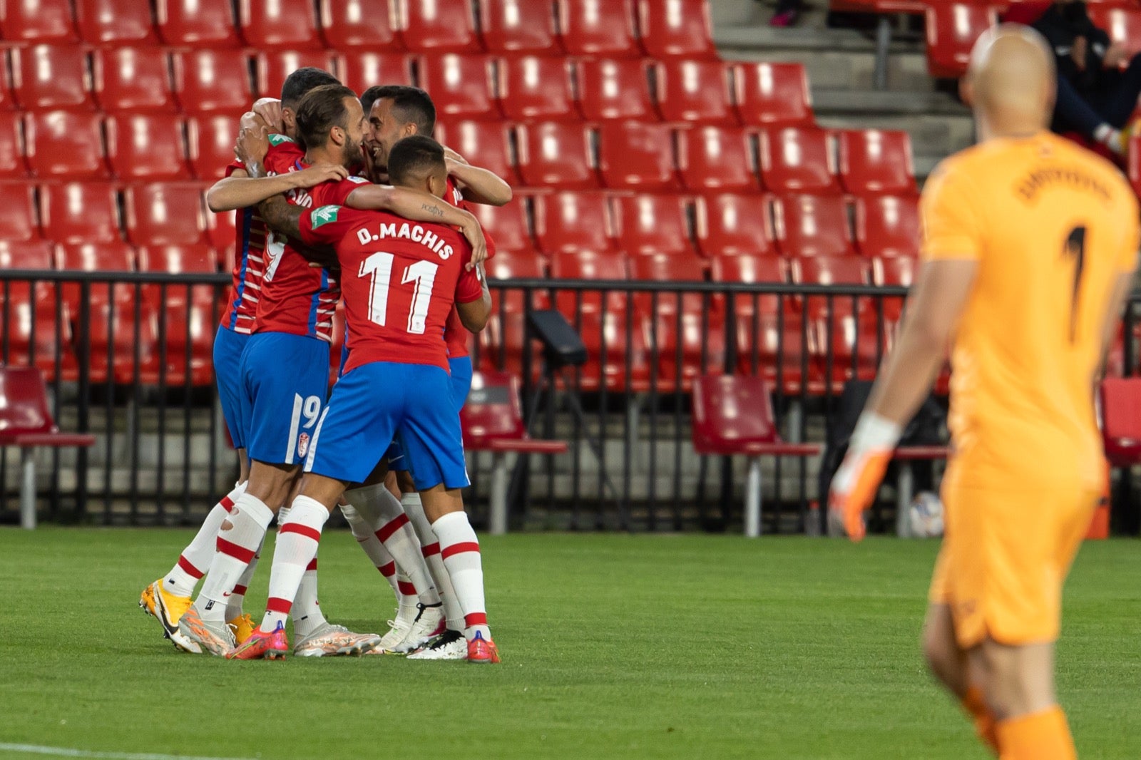 Fotos: Las mejores imágenes del Granada-Éibar