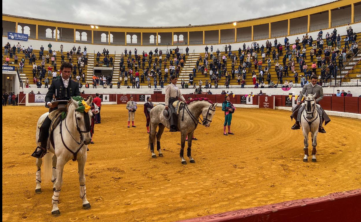 Se guardó un minuto de silencio por las víctimas de la covid al inicio del festejo. 