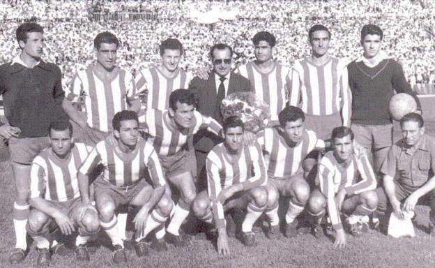 Once titular del Granada CF que se enfrentaría en la final de la Copa del Generalísimo, ante el FC Barcelona, en 1959.