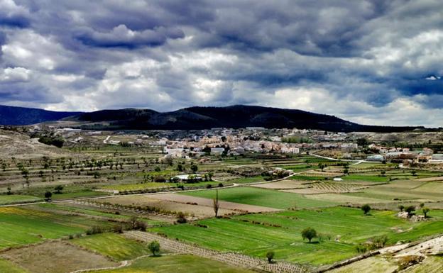 48 municipios de Granada quedarían aislados y 18 de ellos sin bares si no mejoran sus tasas en 72 horas