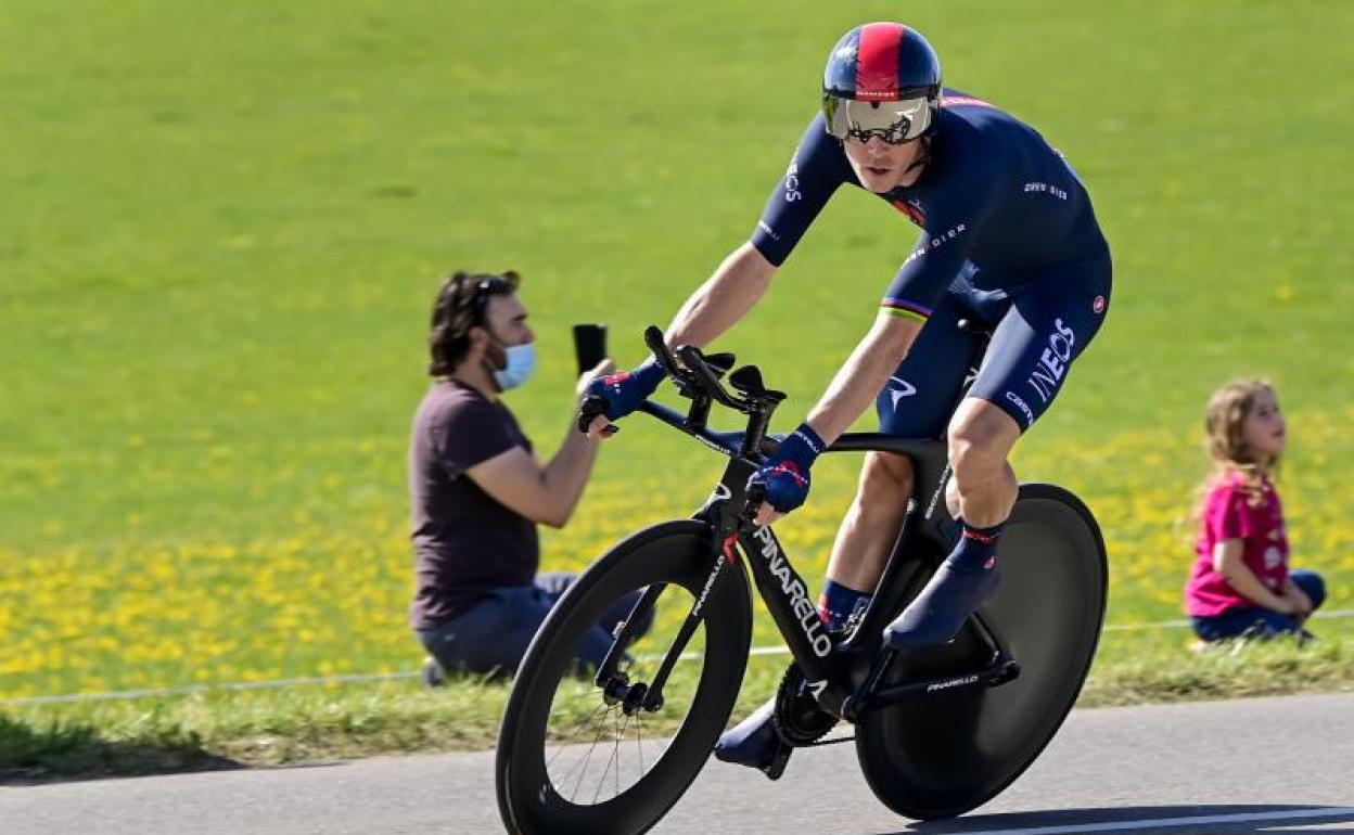 Rohan Dennis, durante la contrarreloj. 