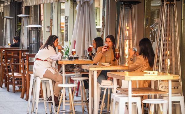 Hasta qué hora puedo estar en un bar en Andalucía y otras nueve preguntas sobre las nuevas medidas