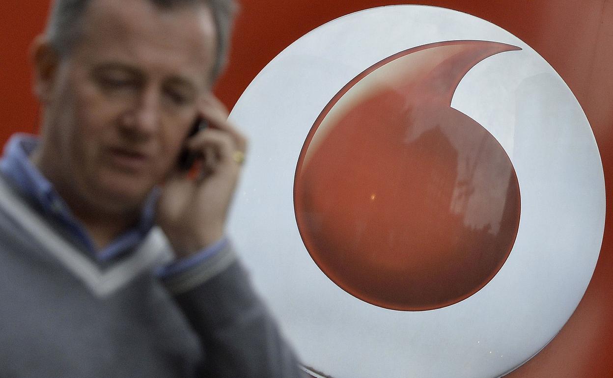 Timos y estafas | Vodafone avisa a sus clientes sobre una falsa llamada para subir su cuota