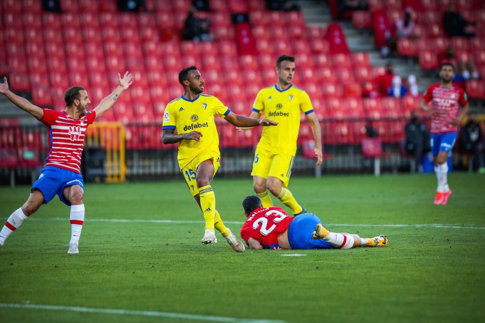 Fotos: Las mejores imágenes del Granada-Cádiz