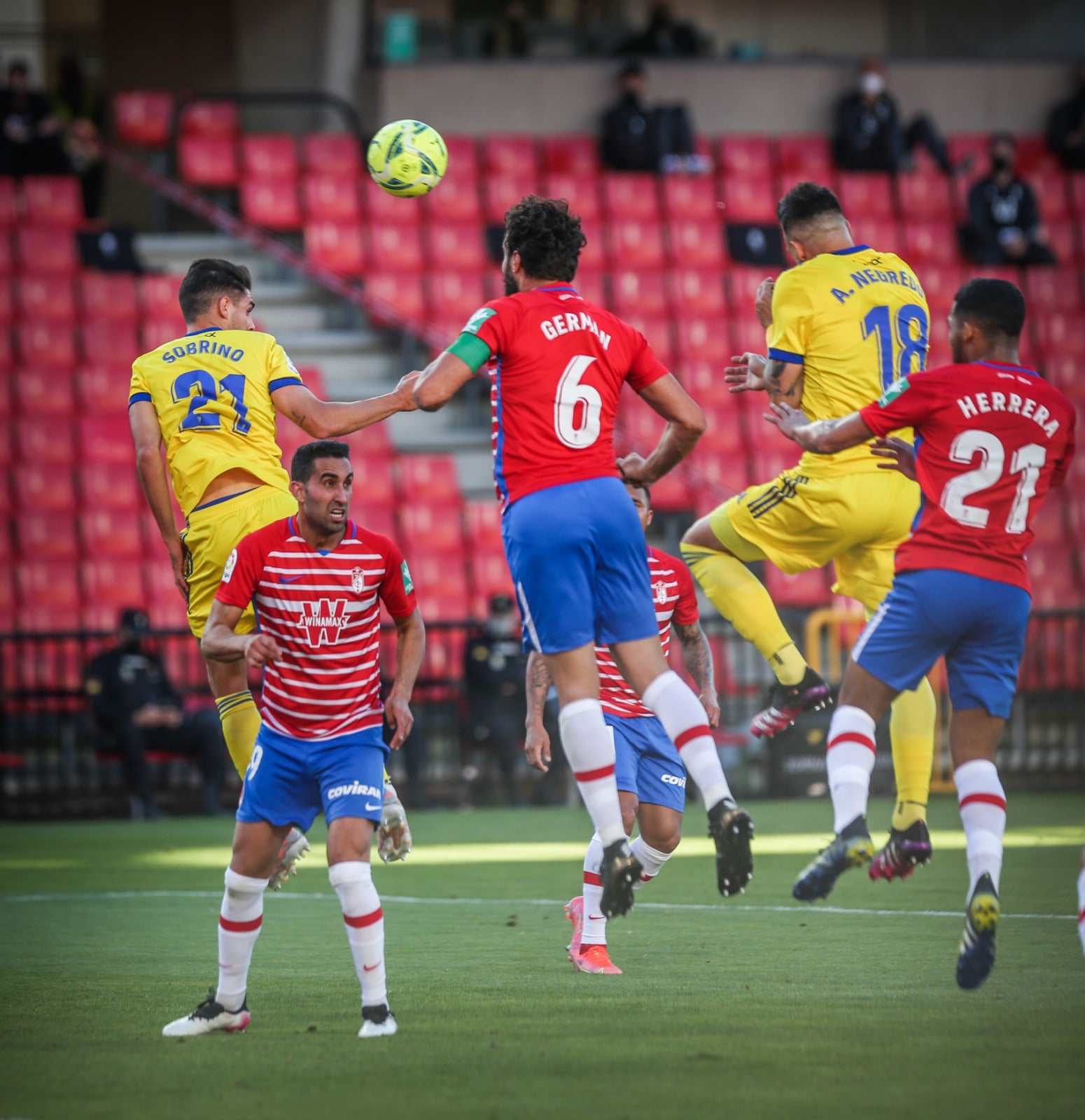 Fotos: Las mejores imágenes del Granada-Cádiz